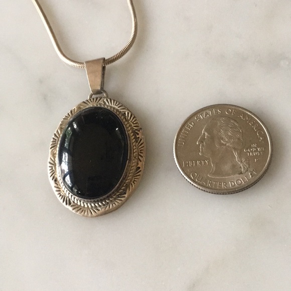 SOLD Vintage Navajo Native American Onyx Pendant - Picture 5 of 9